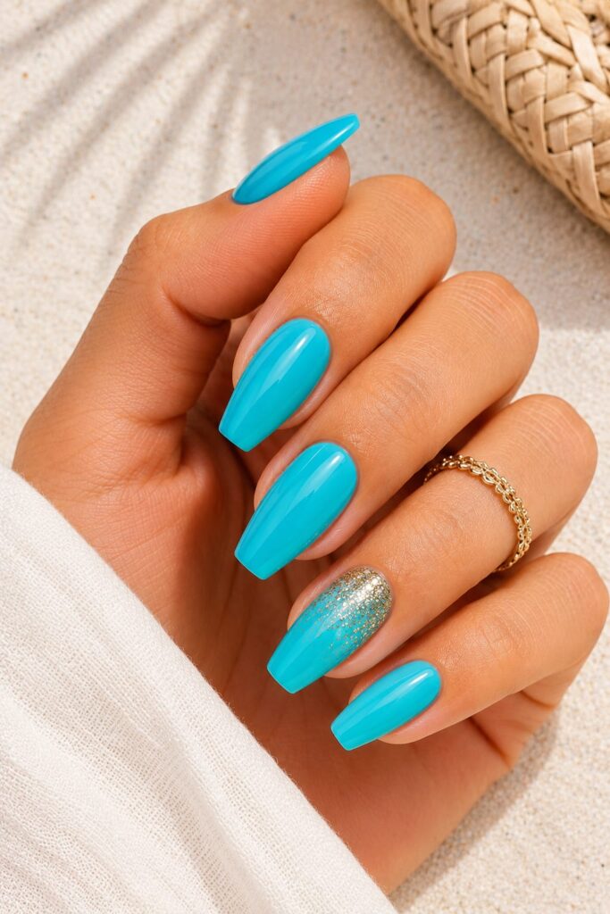 Uñas turquesa brillante verano 2026 elegantes